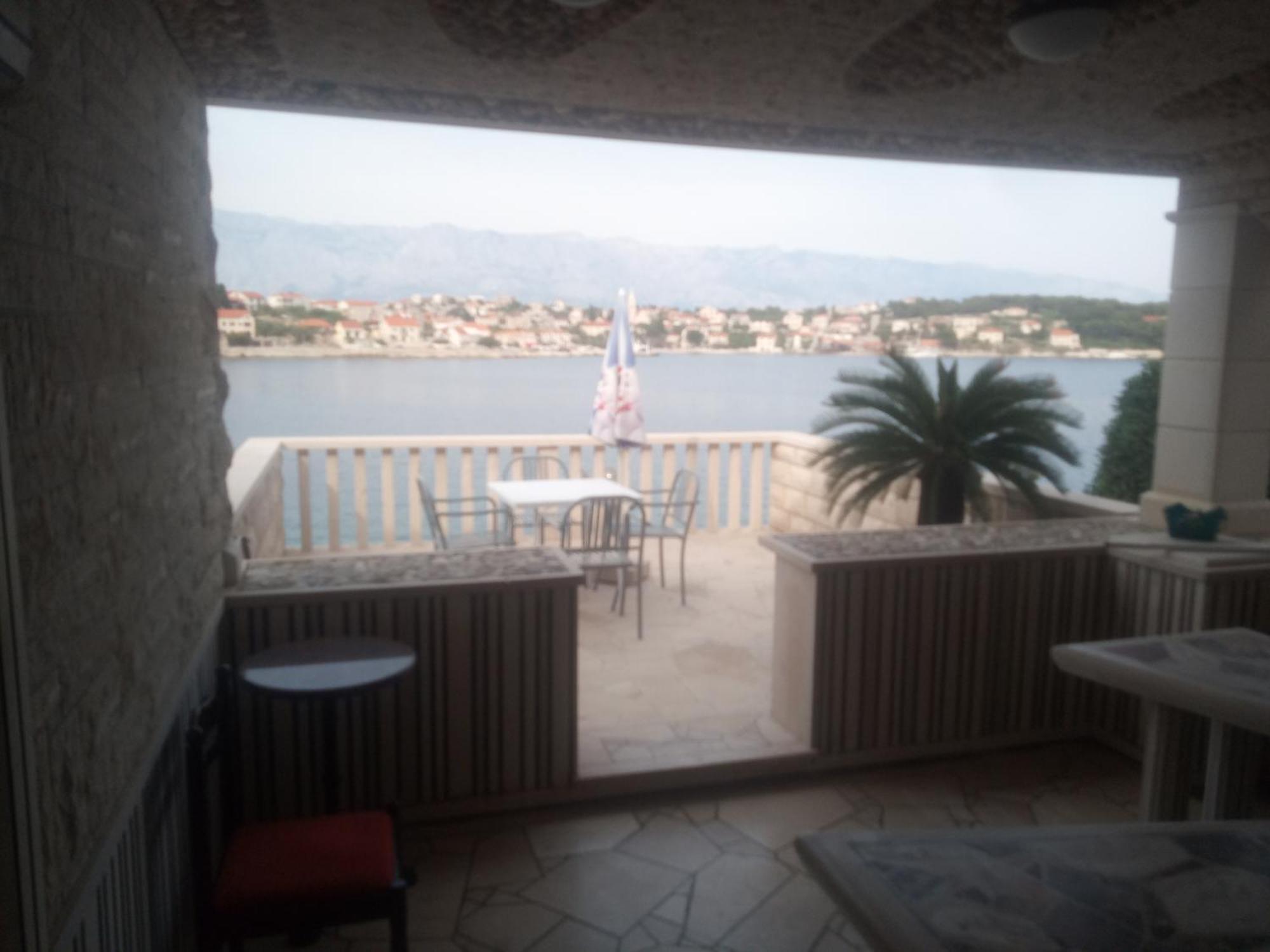 Beachfront House Pope B&B Selca  Zimmer foto